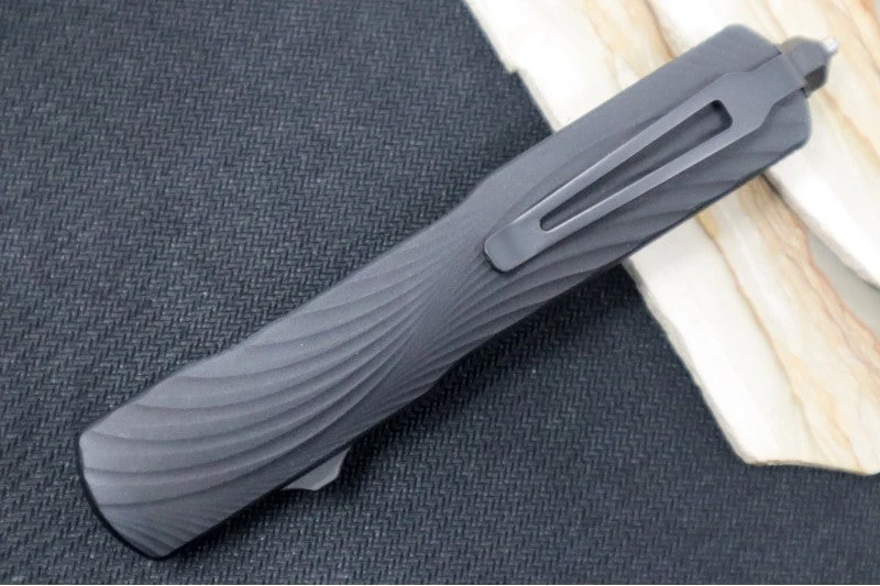 Hogue Knives Counterstrike Collector Series OTF - Black Carbon Fiber Handle / Tumbled Finished Dagger Blade 34890-LIM 5 Hogue Knives Counterstrike Collector Series OTF - Black Carbon Fiber Handle / Tumbled Finished Dagger Blade 34890-LIM - Image 5